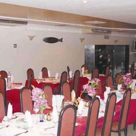 Shezan Hotel Doha Bagian luar foto