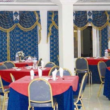 Shezan Hotel Doha Bagian luar foto